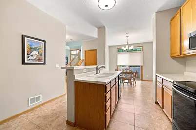 8473 Cortland Road, Eden Prairie, MN 55344 - Photo 12