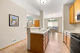 8473 Cortland Rd, Eden Prairie, MN 55344 - Photo 12