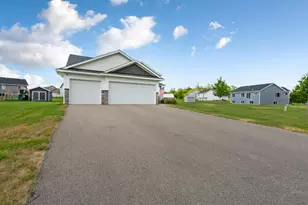 1220 Ivy Wy, Faribault, MN 55021 - Photo 4