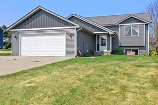 407 N 9th St, Goodhue, MN 55027 - Photo 1