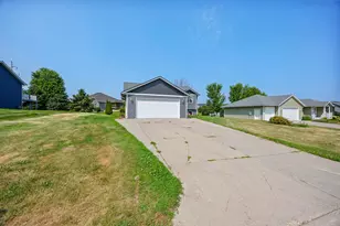 407 N 9th St, Goodhue, MN 55027 - Photo 4