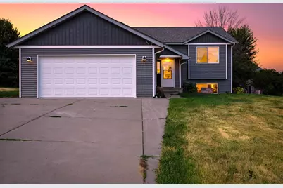 407 N 9th Street, Goodhue, MN 55027 - Photo 2