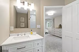 10581 Lake Fall Dr, Eden Prairie, MN 55347 - Photo 22