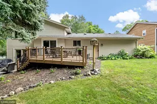 10581 Lake Fall Dr, Eden Prairie, MN 55347 - Photo 32