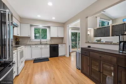 10581 Lake Fall Drive, Eden Prairie, MN 55347 - Photo 6