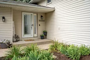 10581 Lake Fall Dr, Eden Prairie, MN 55347 - Photo 2
