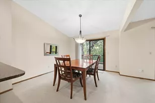 18321 Creeks Bend Dr, Minnetonka, MN 55345 - Photo 12