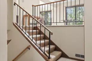 18321 Creeks Bend Dr, Minnetonka, MN 55345 - Photo 4