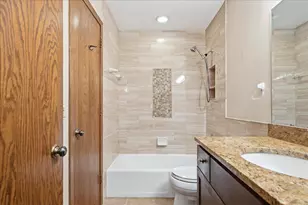 18321 Creeks Bend Dr, Minnetonka, MN 55345 - Photo 22