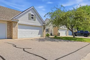 18220 Cattail Ct, Eden Prairie, MN 55346 - Photo 2