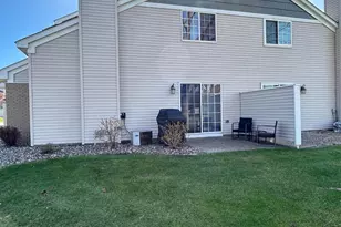 4126 Durham Ct, Eagan, MN 55122 - Photo 2