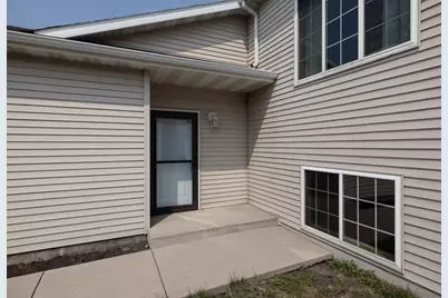 2524 31st Avenue S, Moorhead, MN 56560 - Photo 4