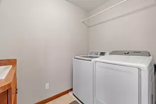 950 Drew Dr, Woodbury, MN 55129 - Photo 22