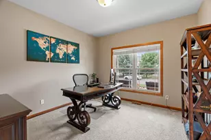 950 Drew Dr, Woodbury, MN 55129 - Photo 16