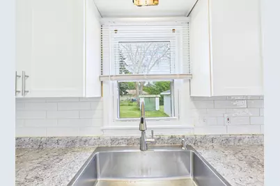 6306 Lee Avenue N, Brooklyn Center, MN 55429 - Photo 6