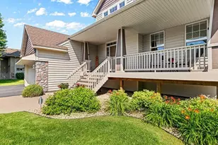 1576 Stoneybrook Dr, Lino Lakes, MN 55038 - Photo 2