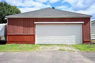551 E 5th St, Winona, MN 55987 - Photo 6