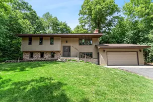 17595 Italy Ct, Lakeville, MN 55044 - Photo 2