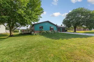 400 Beverly St, Wanamingo, MN 55983 - Photo 42