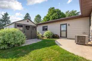 400 Beverly St, Wanamingo, MN 55983 - Photo 36