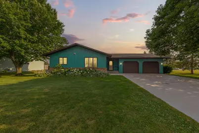400 Beverly Street, Wanamingo, MN 55983 - Photo 2