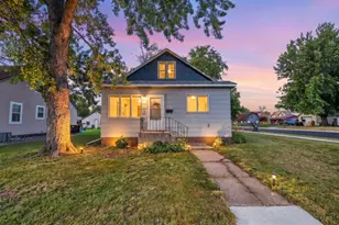 114 Pershing Ave N, New Prague, MN 56071 - Photo 1