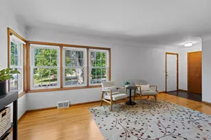 2750 Oxford St N, Roseville, MN 55113 - Photo 8