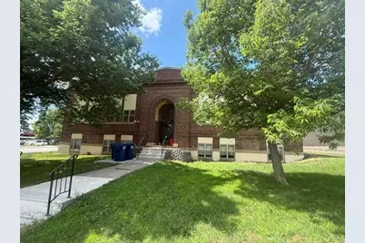 202 N Cass Avenue, Springfield, MN 56087 - Photo 2