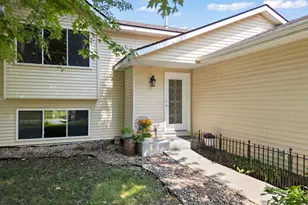 5419 185th St W, Farmington, MN 55024 - Photo 2