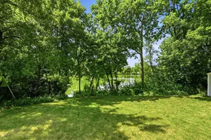4636 Heritage Hills Dr, Bloomington, MN 55437 - Photo 4