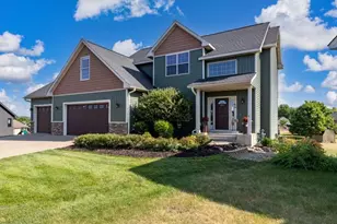 1615 Rolling Hills Ln, River Falls, WI 54022 - Photo 2