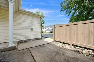 11240 Providence Ln, Eden Prairie, MN 55344 - Photo 4