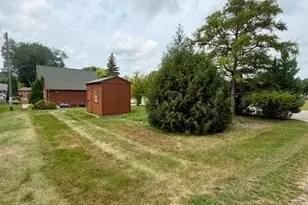 401 S 7th St, Olivia, MN 56277 - Photo 22