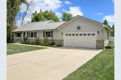 1429 Rice Lake Street, Owatonna, MN 55060 - Photo 2