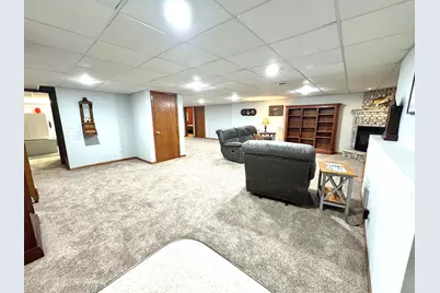 702 S Saratoga Street, Marshall, MN 56258 - Photo 18