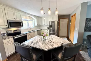 702 S Saratoga St, Marshall, MN 56258 - Photo 4