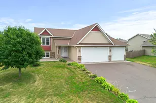 1026 Roosevelt St S, Cambridge, MN 55008 - Photo 2