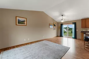 1026 Roosevelt St S, Cambridge, MN 55008 - Photo 10