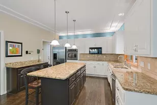 26335 Peach Cir, Excelsior, MN 55331 - Photo 4