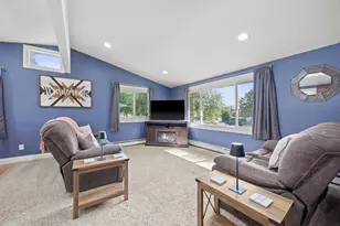 536 4th St N, Winsted, MN 55395 - Photo 6