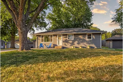 1257 Guthrie Avenue N, Oakdale, MN 55128 - Photo 2