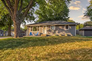 1257 Guthrie Ave N, Oakdale, MN 55128 - Photo 2