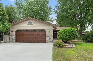 9791 Ives Ln N, Maple Grove, MN 55369 - Photo 4