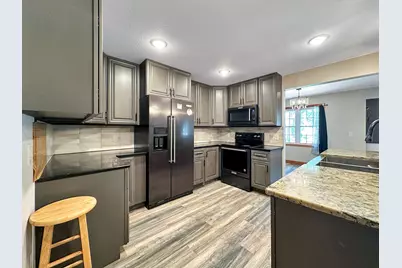 1024 5th Street SW, Willmar, MN 56201 - Photo 8