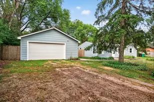 8145 Mt Curve Blvd, Brooklyn Park, MN 55445 - Photo 4
