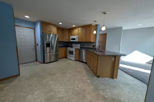 2628 Viola Heights Dr NE, Rochester, MN 55906 - Photo 4