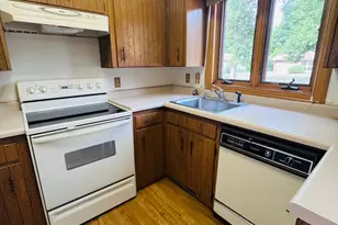 508 Kneale Ave S, Thief River Falls, MN 56701 - Photo 12