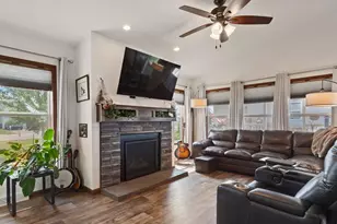 537 Elm St N, Kimball, MN 55353 - Photo 2