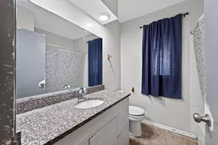 995 Rose Ave E, Saint Paul, MN 55106 - Photo 20