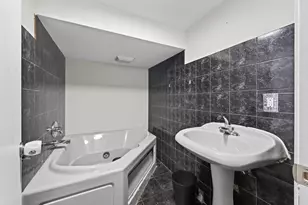995 Rose Ave E, Saint Paul, MN 55106 - Photo 26